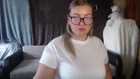 Snapshot of nikaskylink chatting on 7, 10, 2025 Nika online show from 7, 10, 2025