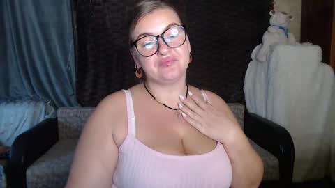 Snapshot of nikaskylink chatting on 28, 10, 2025 Nika online show from 28, 10, 2025