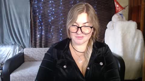 Snapshot of nikaskylink chatting on 7, 11, 2025 Nika online show from 7, 11, 2025