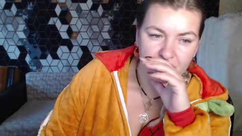 Snapshot of nikaskylink chatting on 16, 12, 2025 Nika online show from 16, 12, 2025