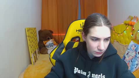 nikastarkk online show from 1, 3, 2025