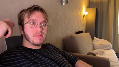 Snapshot of nikceline chatting on 4, 11, 2025 Celine online show from 4, 11, 2025