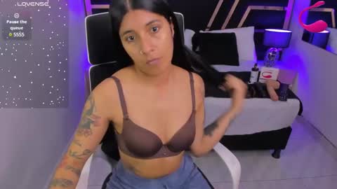 Niki online show from 1, 2, 2025