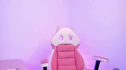 Nikii  online show from 5, 2, 2025