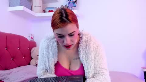 Nikii  online show from 5, 3, 2025