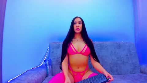 Snapshot of nikii_white chatting on 10, 7, 2026 nikii_white online show from 10, 7, 2026