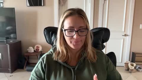 Snapshot of nikki_cums chatting on 2, 12, 2025 NikkiCums online show from 2, 12, 2025