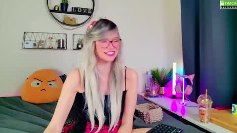 Kitty Chatte online show from 11, 1, 2025