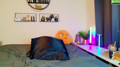 Kitty Chatte online show from 18, 2, 2025