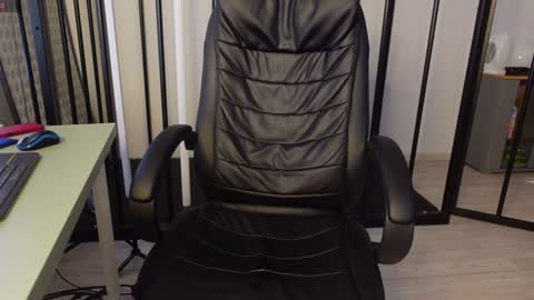 Snapshot of nikki_hard chatting on 13, 12, 2024 nikki online show from 13, 12, 2024