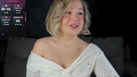Snapshot of nikki_kai chatting on 23, 10, 2025 Nikki online show from 23, 10, 2025