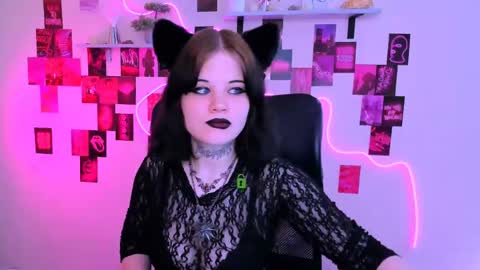 nikki_kiss_ online show from 25, 5, 2026