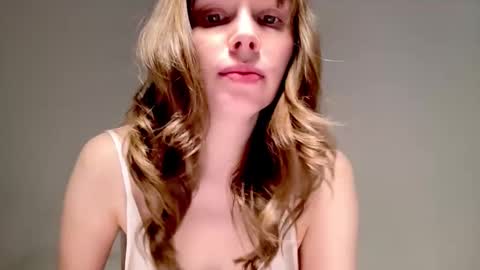 Snapshot of nikki_mi chatting on 22, 11, 2025 Nikki online show from 22, 11, 2025