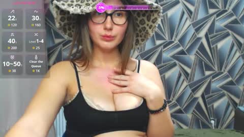 nikkikiss___ online show from 6, 3, 2026