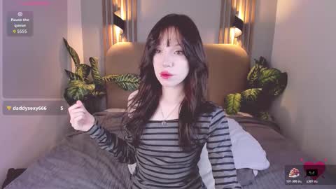 Snapshot of nikkimiltons chatting on 14, 12, 2025 Nikki online show from 14, 12, 2025