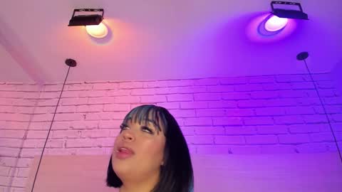 Nikky Dean online show from 7, 10, 2025