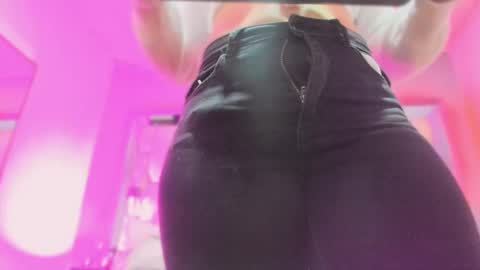     online show from 20, 9, 2025