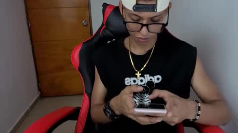 niklaus_wolf online show from 3, 3, 2026