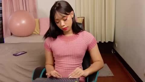 Snapshot of niko_lynn chatting on 22, 10, 2025 Niko Lynn online show from 22, 10, 2025