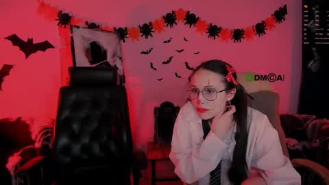 Snapshot of nikol_kitt chatting on 22, 10, 2025 Little Niko Help me reach my goals online show from 22, 10, 2025