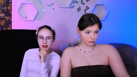 Snapshot of nikol_kitt chatting on 30, 11, 2025 Little Niko Help me reach my goals online show from 30, 11, 2025