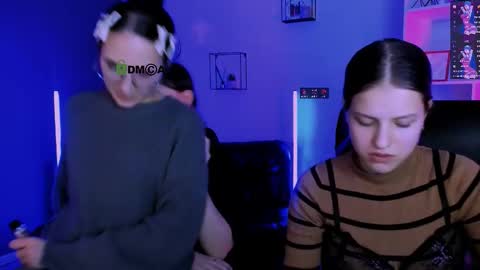 Snapshot of nikol_kitt chatting on 8, 2, 2026 Little Niko Help me reach my goals online show from 8, 2, 2026