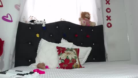 nikol_winick online show from 28, 2, 2025