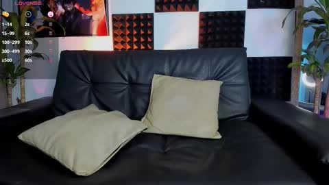 Snapshot of nikolahank1 chatting on 11, 11, 2025 Nikola Hank online show from 11, 11, 2025