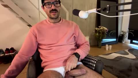 Nikolaj costeer online show from 4, 2, 2025