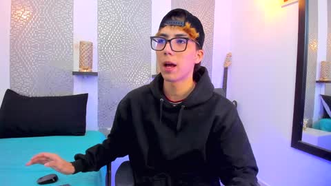    online show from 25, 12, 2024