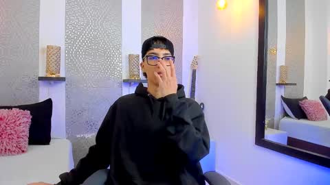    online show from 22, 1, 2025