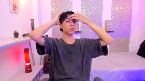    online show from 4, 12, 2025