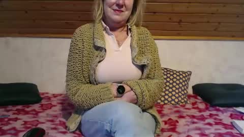 Snapshot of nikole111 chatting on 12, 1, 2025 Nikole1 online show from 12, 1, 2025