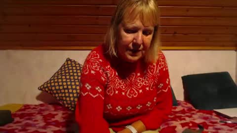 Snapshot of nikole111 chatting on 4, 10, 2025 Nikole1 online show from 4, 10, 2025