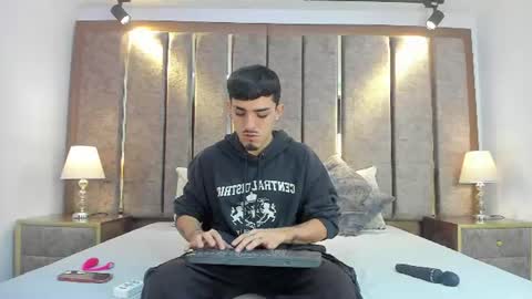 Snapshot of nikostone chatting on 8, 7, 2026 Niko Stone online show from 8, 7, 2026