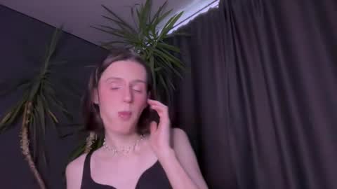 Snapshot of niky_long chatting on 7, 6, 2026 Niky online show from 7, 6, 2026