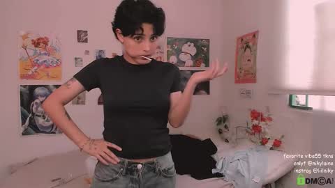 Snapshot of nikylaine chatting on 23, 11, 2025 Nikylaine online show from 23, 11, 2025