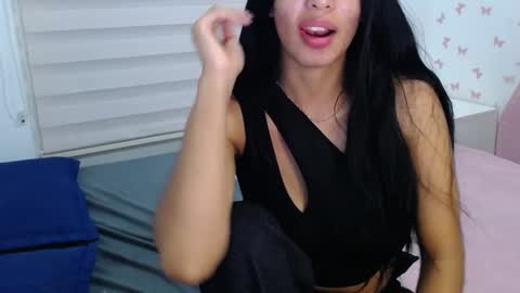 Snapshot of nila_kaia chatting on 5, 11, 2025 nila online show from 5, 11, 2025