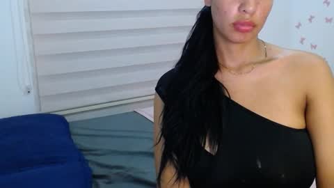 Snapshot of nila_kaia chatting on 6, 11, 2025 nila online show from 6, 11, 2025