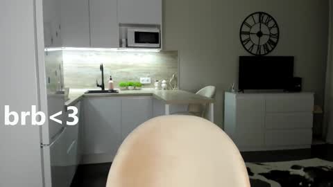 Bella online show from 26, 2, 2025