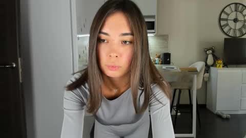 Bella online show from 8, 10, 2025