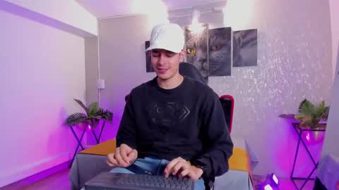 Snapshot of nils_saint chatting on 4, 10, 2025 Nils online show from 4, 10, 2025