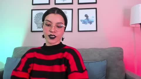 Nina online show from 7, 1, 2026