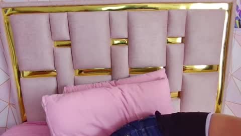 Nina Carther online show from 6, 4, 2026