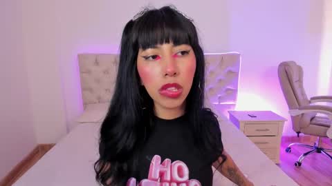 Nina Fox  online show from 16, 10, 2025