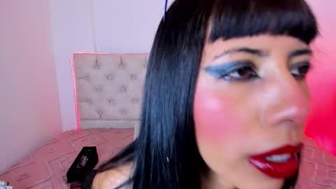 Nina Fox  online show from 13, 1, 2026