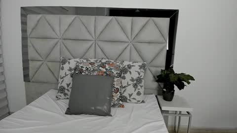  Nina  online show from 1, 3, 2025