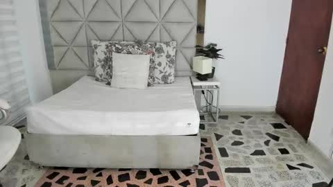  Nina  online show from 1, 10, 2025