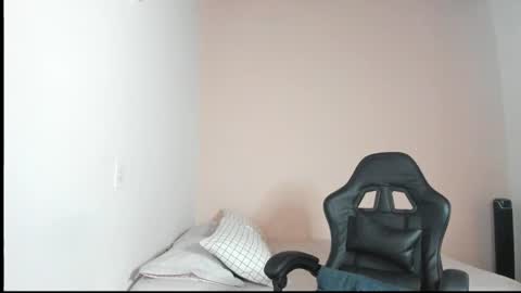  Nina  online show from 4, 2, 2026