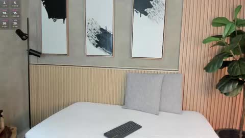 NINA online show from 5, 10, 2025